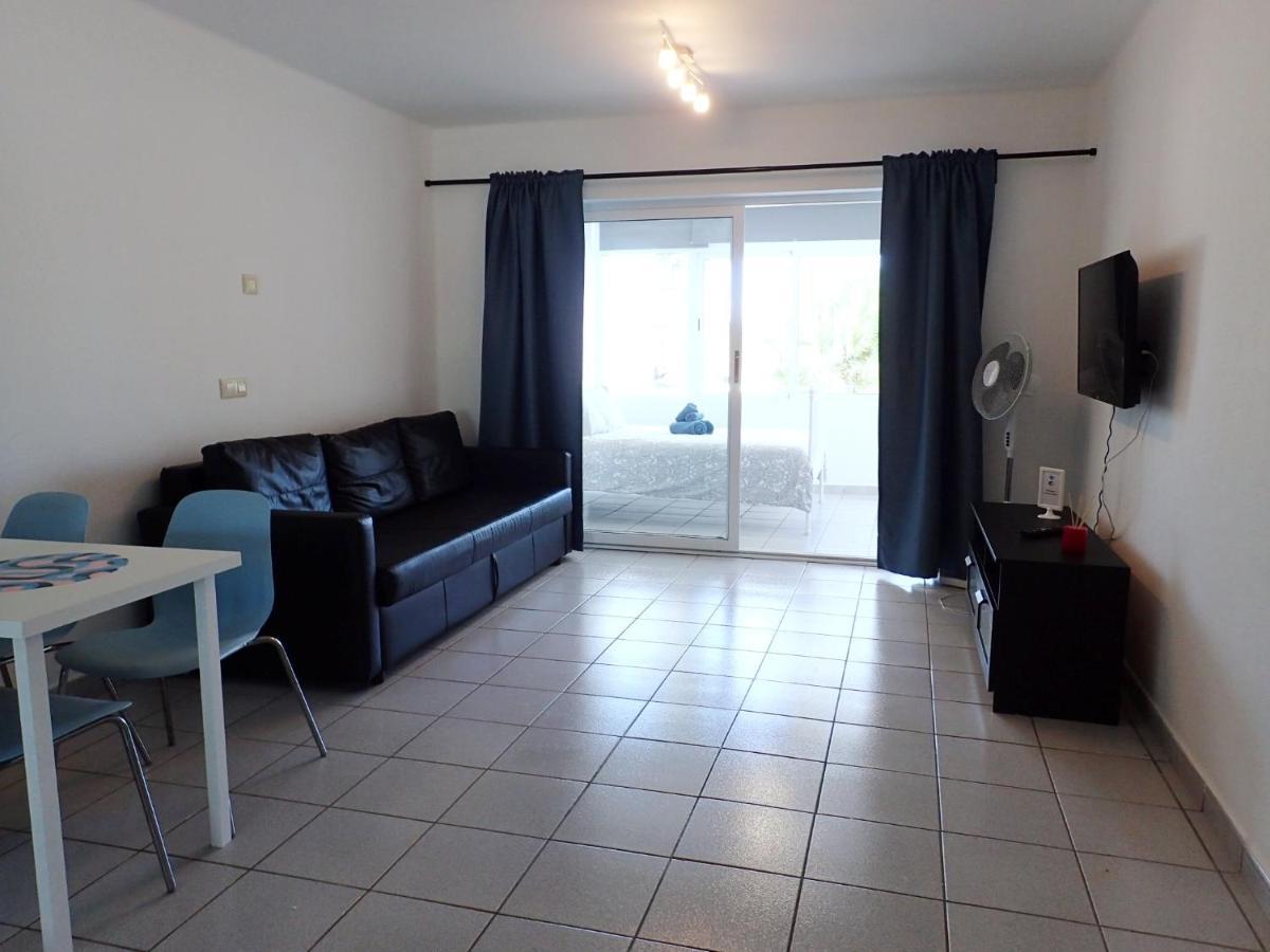 Apartamento en Playa Roca primer linea de mar  Costa Teguise Exterior foto