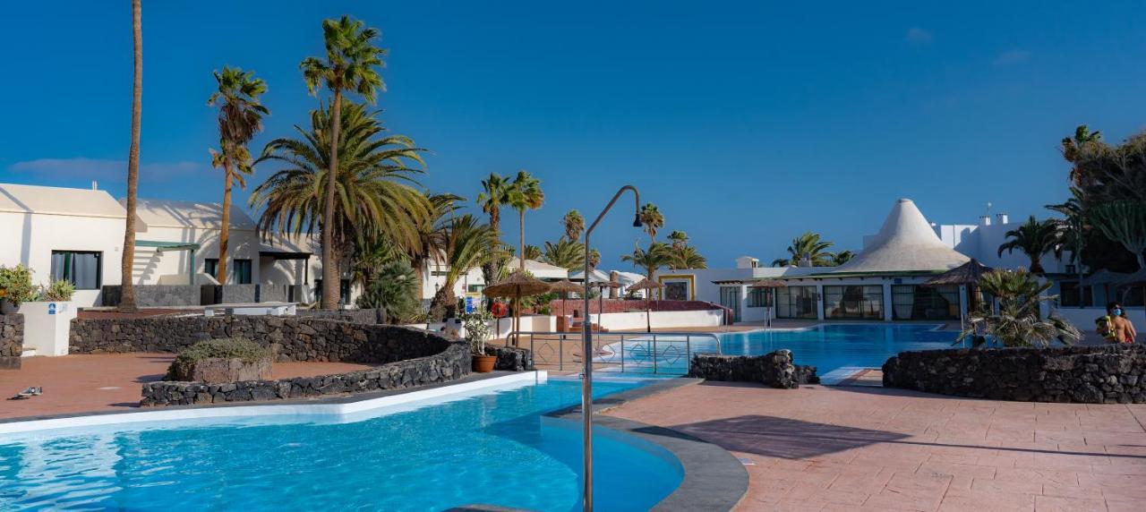 Apartamento en Playa Roca primer linea de mar  Costa Teguise Exterior foto