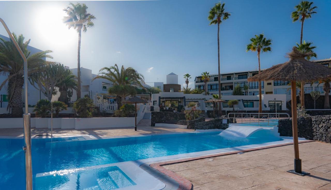 Apartamento en Playa Roca primer linea de mar  Costa Teguise Exterior foto